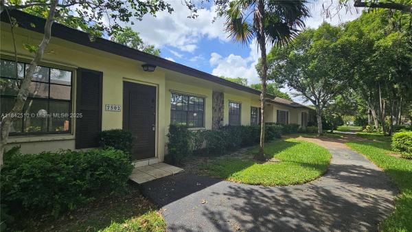 7502 Nova Dr #2, Davie, Florida 33317, image 1