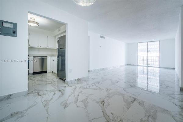 Collins Towers, 720 Collins Ave #208, Miami Beach, Florida 33139, image 1
