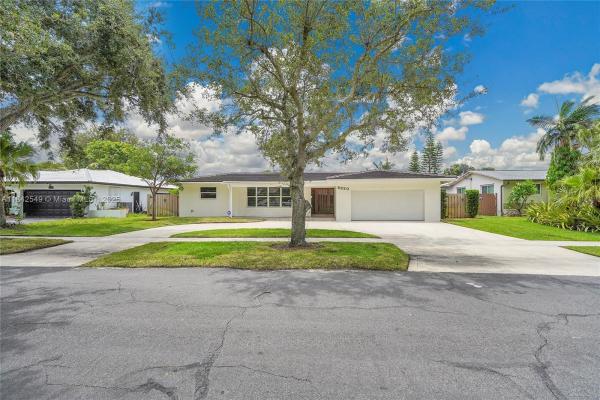 Plantation Park, 5320 SW 8th St, Plantation, Florida 33317, image 1