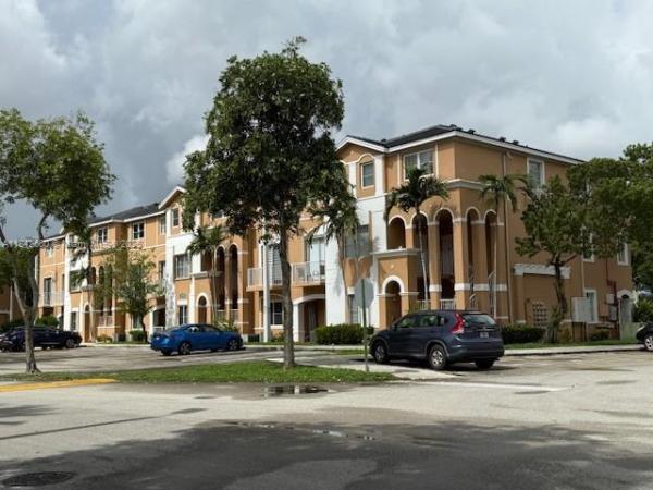 Shoma Homes At Country Club, 7130 NW 177th St #103-8, Hialeah, Florida 33015, image 3