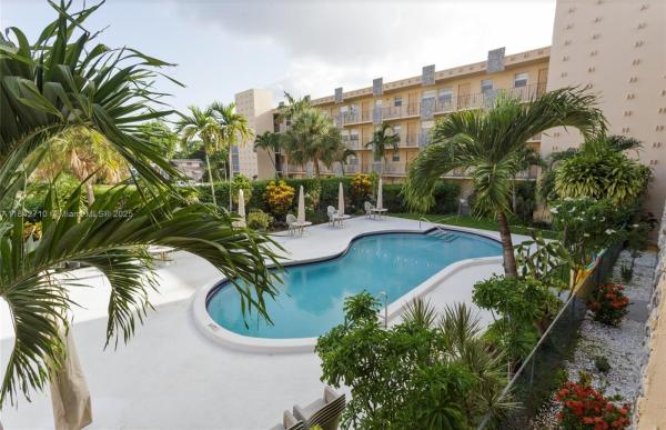 Warrenton House, 2145 Pierce St #218, Hollywood, Florida 33020, image 1