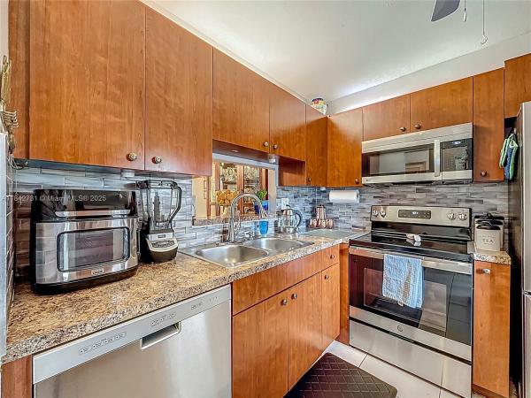 Petunia Gardens, 5171 W Oakland Park Blvd #112, Lauderdale Lakes, Florida 33313, image 1