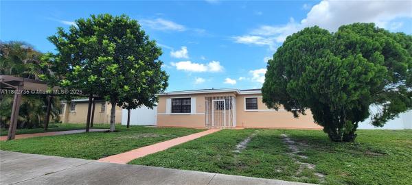 Fleetwood Gardens, 1955 NW 185th St, Miami Gardens, Florida 33056, image 2
