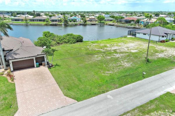 Cape Coral, 401 NW 24th Ter, Cape Coral, Florida 33993, image 1