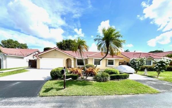 Lakes Of The Meadow, 15360 SW 55th Ter, Kendall West, Florida 33185, image 3