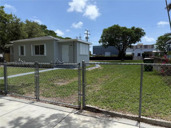 Park View Square, 12235 NE 12th Pl, North Miami, Florida 33161, image 3