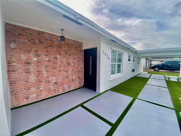 Driftwood Estates, 3024 N 73rd Ter, Hollywood, Florida 33024, image 1