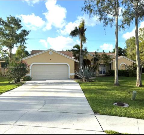 Crestwood, 104 Oxford Ct, Royal Palm Beach, Florida 33411, image 1