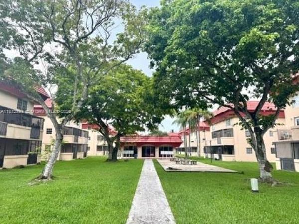 10901 N Kendall Dr #212, Unincorporated Dade County, Florida 33176, image 1