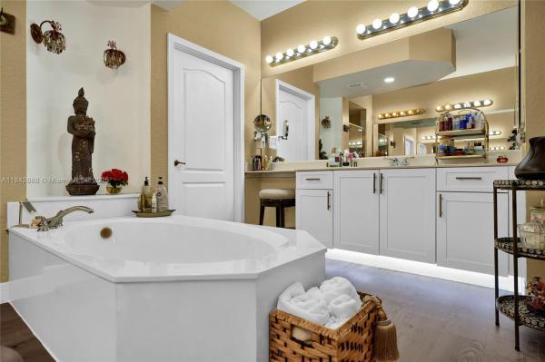 Captiva At Doral Isles, 10720 NW 66 St 205, Doral, Florida 33178, image 1