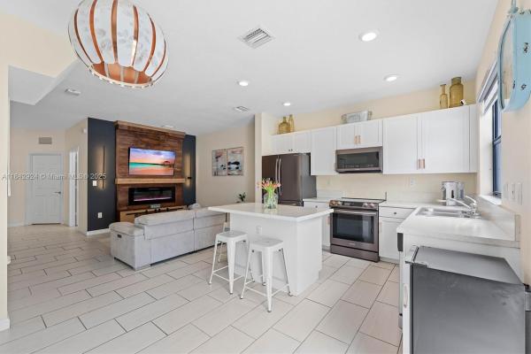 Aquabella, 3370 W 106th Ter, Hialeah, Florida 33018, image 1