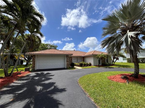 Jacaranda Lakes, 1048 NW 99th Ave, Plantation, Florida 33322, image 1