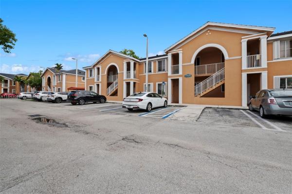 Shoma Homes At Country Club, 17600 NW 73rd Ave #200-6, Hialeah, Florida 33015, image 3