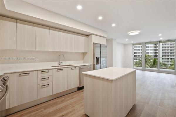 Flamingo South Beach, 1500 Bay Rd #N-0927, Miami Beach, Florida 33139, image 1