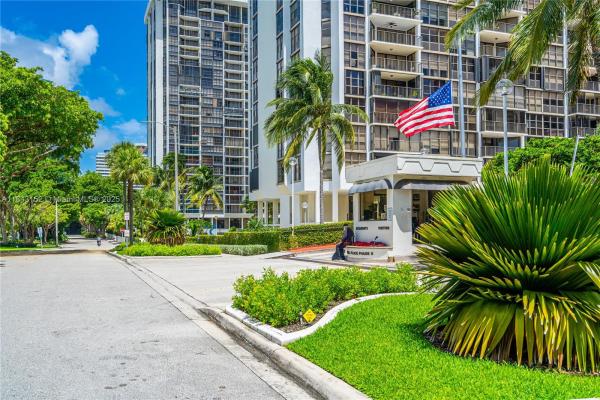 Brickell Place, 1915 Brickell Ave #C911, Miami, Florida 33129, image 1