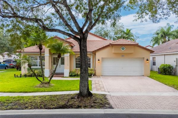 Chapel Lake Estates, 1061 NW 185th Ter, Pembroke Pines, Florida 33029, image 1
