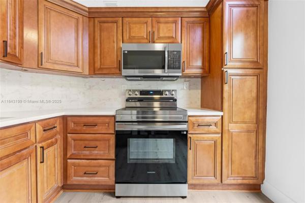 Hunter Green, 605 Laurel Way, North Lauderdale, Florida 33068, image 2