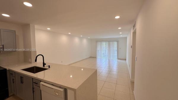 11925 NE 2nd Ave #B414, Miami, Florida 33161, image 1