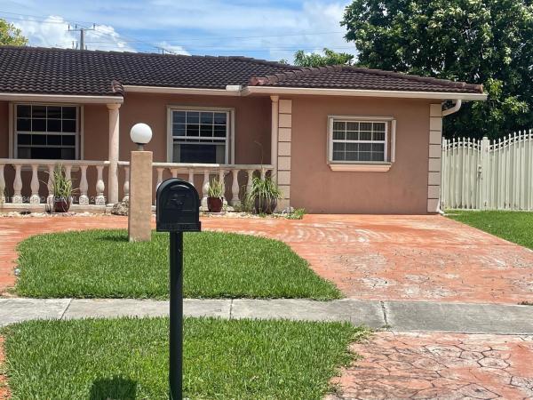 Barlovento, 9433 SW 17th St, Westchester, Florida 33165, image 3