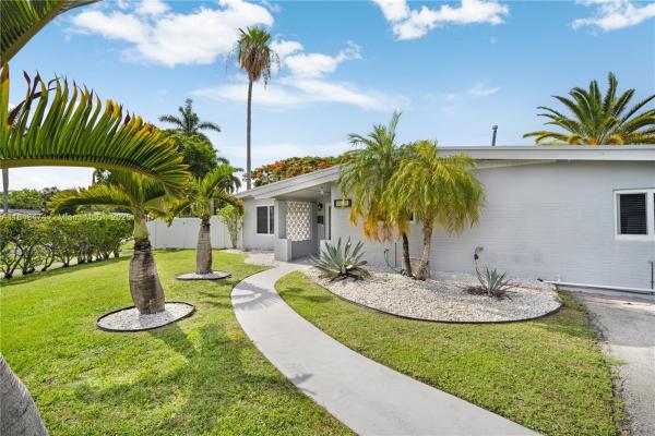 Cutler Ridge Pines, 9025 SW 199th St, Cutler Bay, Florida 33157, image 2