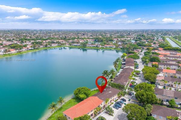 Weitzer Serena Lakes Townhomes, 17554 SW 139th Ct, Richmond West, Florida 33177, image 3