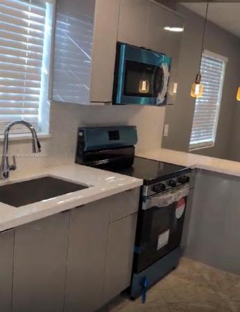 Breezyway Manor, 3616 SW 14th St, Fort Lauderdale, Florida 33312, image 1