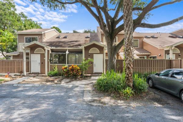 Players Place, 7144 Sportsmans Dr #7144, North Lauderdale, Florida 33068, image 1