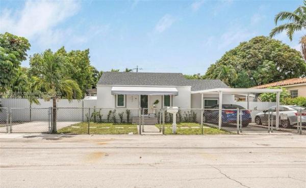 Ingleside Park, 4590 E 9th Ct, Hialeah, Florida 33013, image 1