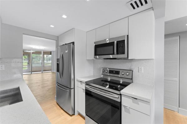 Cypress Chase North, 3141 NW 47th Ter #121, Lauderdale Lakes, Florida 33319, image 1