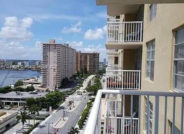 Winston Towers 400, 231 174th St 1611, Sunny Isles Beach, Florida 33160, image 1