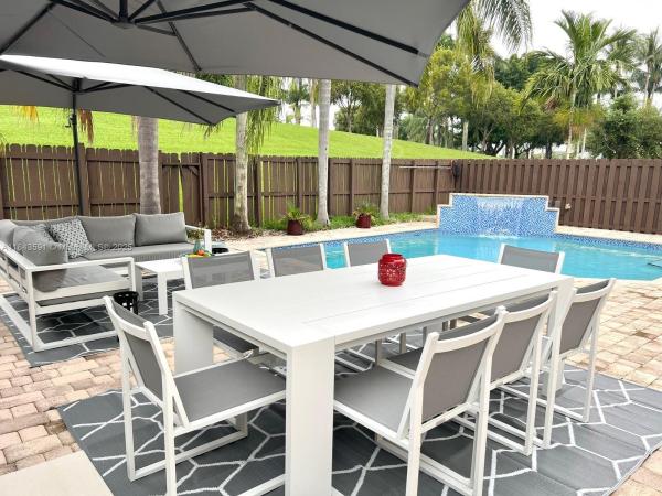 Antilles At Doral Isles, 5900 NW 111th Ave, Doral, Florida 33178, image 1