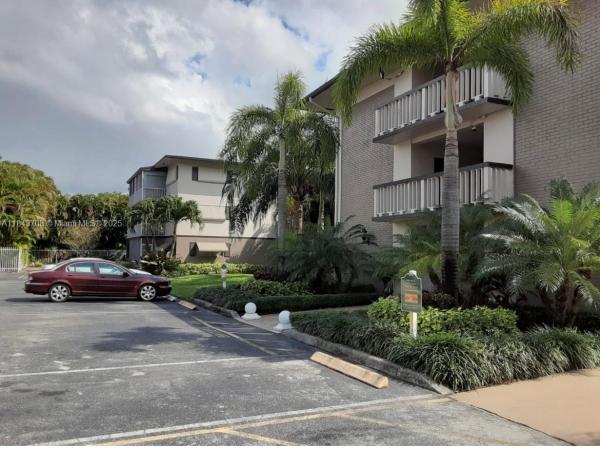 Hillcrest, 4900 Washington St #209, Hollywood, Florida 33021, image 1