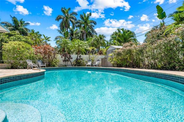 Country Club Homes, 922 N 13th Ter, Hollywood, Florida 33019, image 1