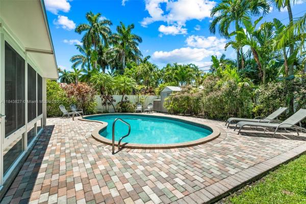 Country Club Homes, 922 N 13th Ter, Hollywood, Florida 33019, image 3