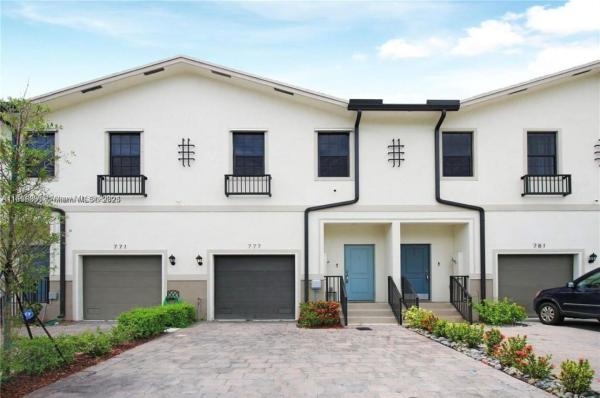 Regal Palm Square, 777 SW 11th St, Florida City, Florida 33034, image 1