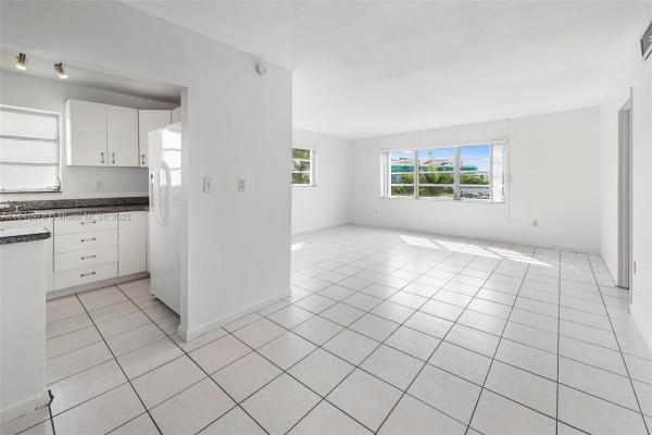 Chatillon Hall, 1020 94th St 503, Bay Harbor Islands, Florida 33154, image 1