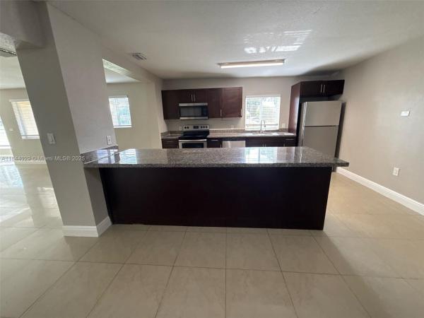 Miramar Tropical, 2041 Acapulco Dr, Miramar, Florida 33023, image 3