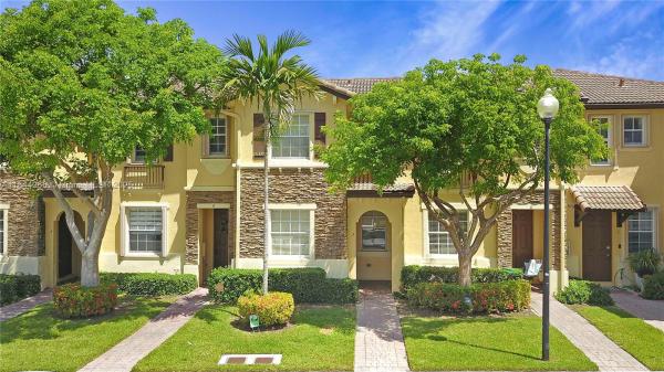 The Shores At Isles Of Bayshore, 9353 SW 227th St #5-21, Cutler Bay, Florida 33190, image 1