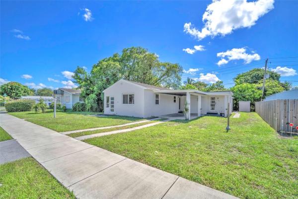 Hollywood Beach Gardens, 208 N 56th Ave, Hollywood, Florida 33021, image 1
