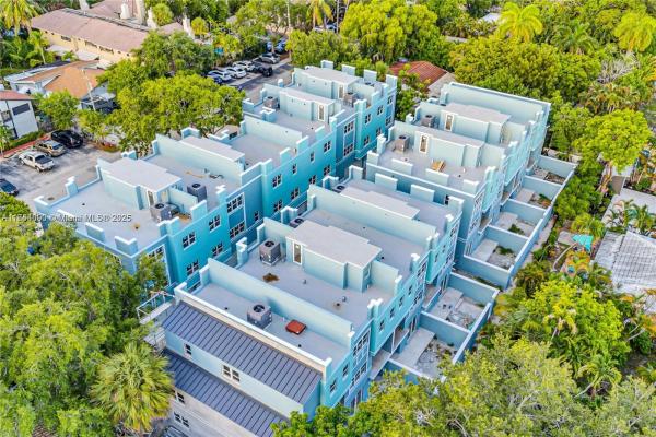 Villaggio Treviso, 824 SE 12th Ct #1, Fort Lauderdale, Florida 33316, image 1