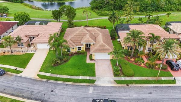 Cypress Pointe, 720 W Cypress Pointe Dr W, Pembroke Pines, Florida 33027, image 1