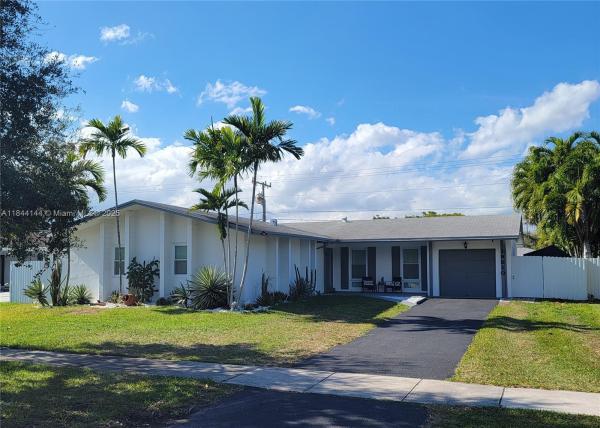 Point Royale, 19610 Lenaire Dr, Cutler Bay, Florida 33157, image 1