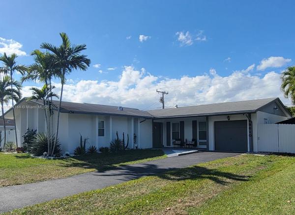 Point Royale, 19610 Lenaire Dr, Cutler Bay, Florida 33157, image 3