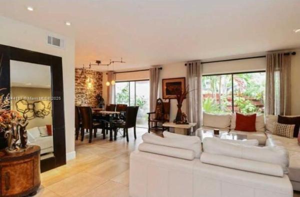 Lakes Of Emerald Hills, 2991 Lakewood Ln #329, Hollywood, Florida 33021, image 1