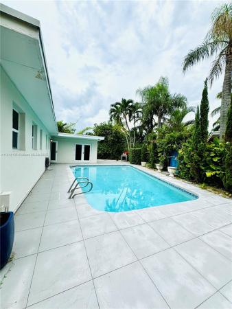 2075 S Hibiscus Dr, Miami, Florida 33181, image 1