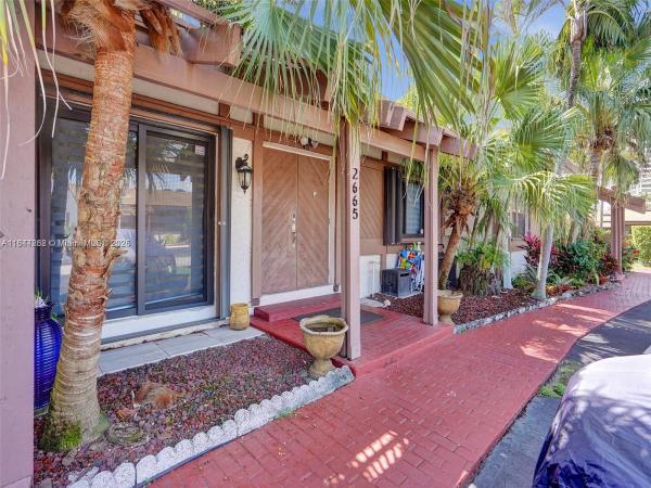 Harbourwood Villas, 2665 S Parkview Dr, Hallandale Beach, Florida 33009, image 1