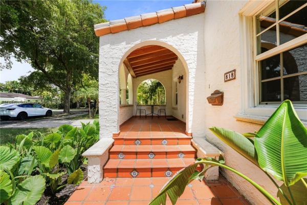 Granada, 818 Milan Ave, Coral Gables, Florida 33134, image 1