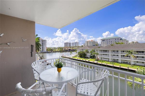Hawthorne Manor, 2880 NE 33rd Ct #303, Fort Lauderdale, Florida 33306, image 1