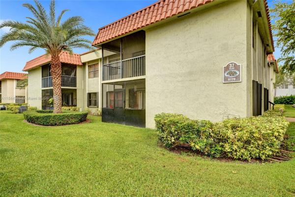 Banyan Tree, 9720 Hammocks Blvd #101, The Hammocks, Florida 33196, image 1