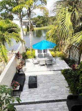 Sunset Park Lake Villas, 10483 SW 78th St, Kendall, Florida 33173, image 2